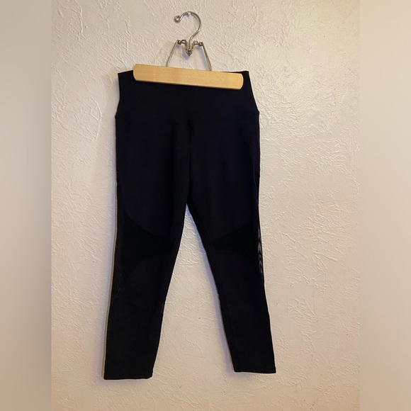 ALO Yoga Pants - Alo Yoga high rise
